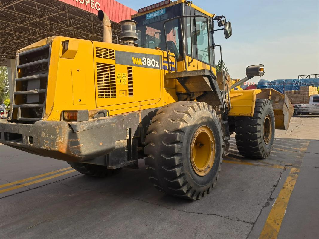 Komatsu WA380