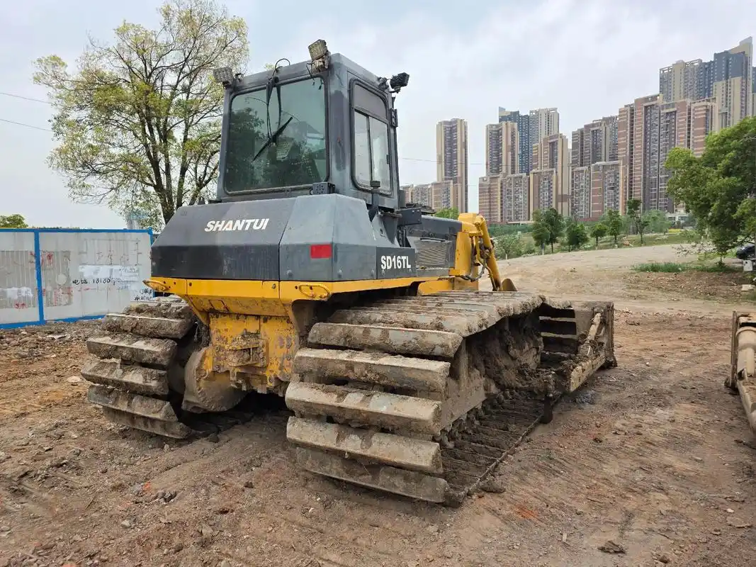 CAT D6