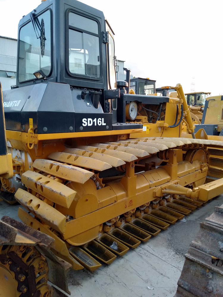 Komatsu D65
