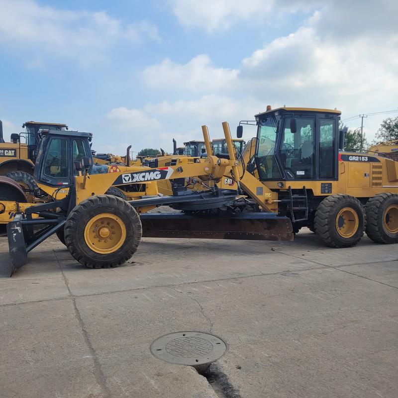 Komatsu GD655